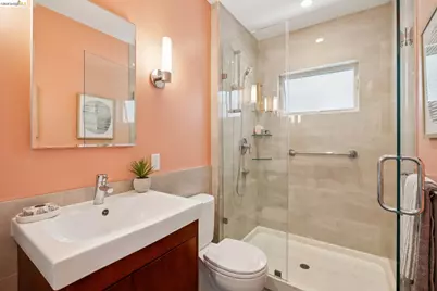 390 43rd, Oakland, CA 94609 - Photo 17