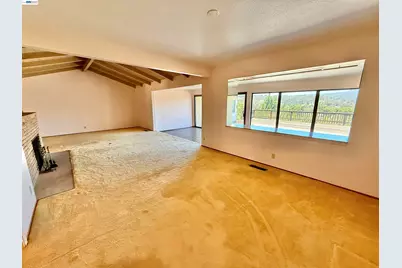 2164 Lakeview Dr, San Leandro, CA 94577 - Photo 31