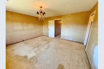 2164 Lakeview Dr, San Leandro, CA 94577 - Photo 51