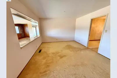 2164 Lakeview Dr, San Leandro, CA 94577 - Photo 29