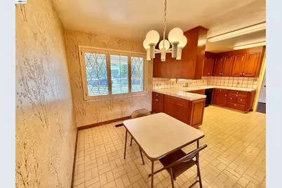 2164 Lakeview Dr, San Leandro, CA 94577 - Photo 13