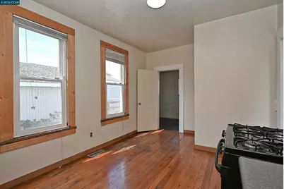 979 Grace Ave, Oakland, CA 94608 - Photo 11