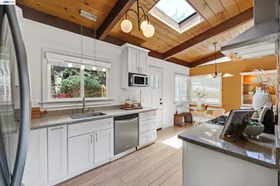 2245 Pelham Pl, Oakland, CA 94611 - Photo 51