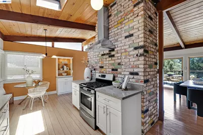 2245 Pelham Pl, Oakland, CA 94611 - Photo 43