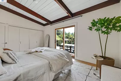 2245 Pelham Pl, Oakland, CA 94611 - Photo 33