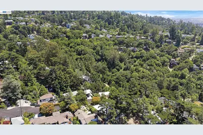 2245 Pelham Pl, Oakland, CA 94611 - Photo 57