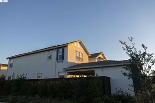 10400 Montaria Way, Elk Grove, CA 95757 - Photo 23