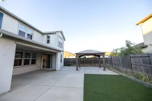 10400 Montaria Way, Elk Grove, CA 95757 - Photo 17