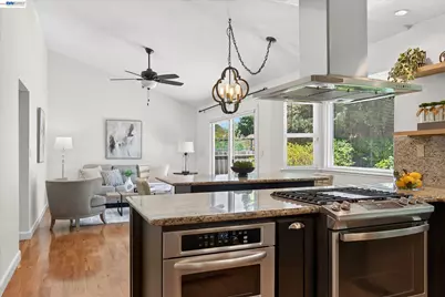 22 Jib Ct, Pleasant Hill, CA 94523 - Photo 11