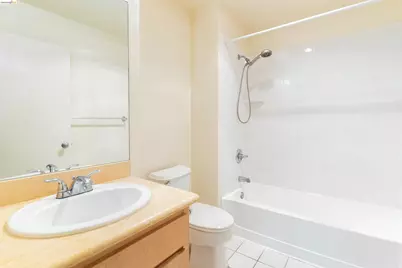 211 Bayside Ct, Richmond, CA 94804 - Photo 13