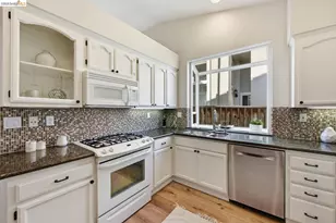 15 Lavagetto Ct, Alameda, CA 94502 - Photo 9