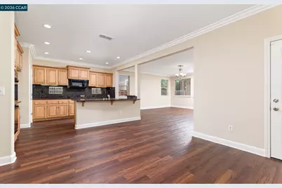 9569 Calibra Ln, Sacramento, CA 95827 - Photo 7