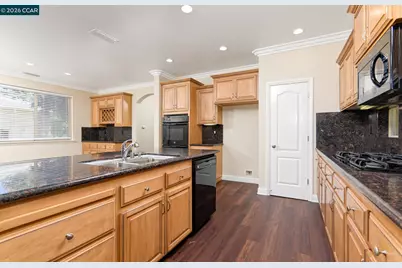 9569 Calibra Ln, Sacramento, CA 95827 - Photo 5
