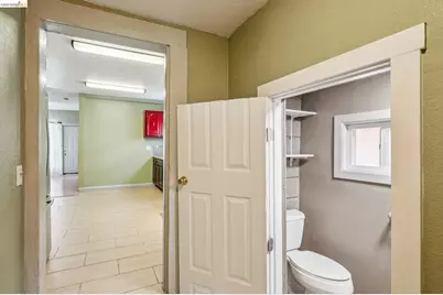 1820 International Blvd, Oakland, CA 94606 - Photo 25