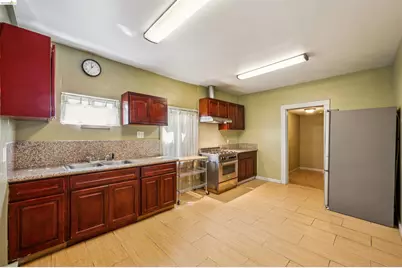 1820 International Blvd, Oakland, CA 94606 - Photo 9
