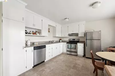 3054 Bona St #D, Oakland, CA 94601 - Photo 11