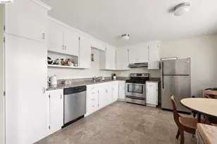 3054 Bona St, Oakland, CA 94601 - Photo 11
