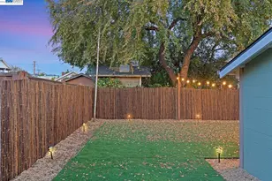 968 62nd St, Oakland, CA 94608 - Photo 37
