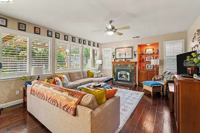 325 San Marino Ln, Brentwood, CA 94513 - Photo 7