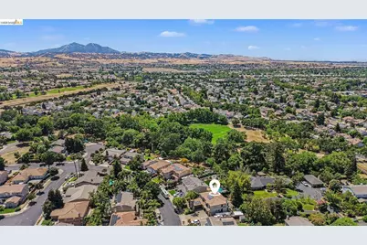 325 San Marino Ln, Brentwood, CA 94513 - Photo 43