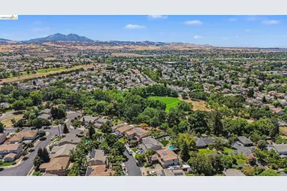 325 San Marino Ln, Brentwood, CA 94513 - Photo 41