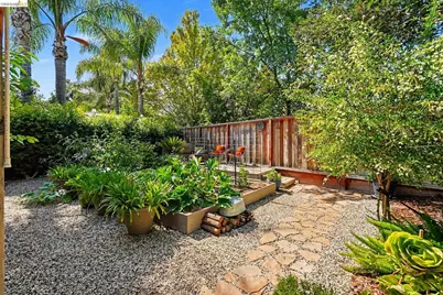 325 San Marino Ln, Brentwood, CA 94513 - Photo 37
