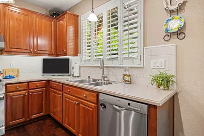 325 San Marino Ln, Brentwood, CA 94513 - Photo 13