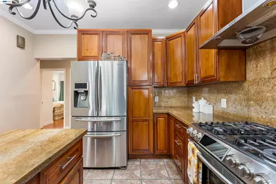 25 Regent St, San Francisco, CA 94112 - Photo 13