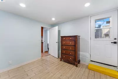 25 Regent St, San Francisco, CA 94112 - Photo 25