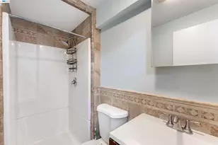 25 Regent St, San Francisco, CA 94112 - Photo 31