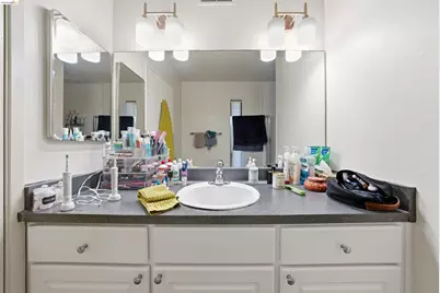 670 Tempe Ct, Pleasant Hill, CA 94523 - Photo 9