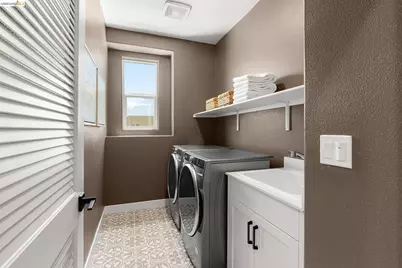 28928 Parkridge Loop #105, Hayward, CA 94544 - Photo 21