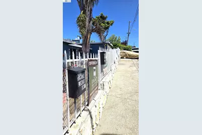 8600 Seneca Street, Oakland, CA 94605 - Photo 11