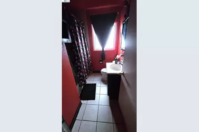 8600 Seneca Street, Oakland, CA 94605 - Photo 7