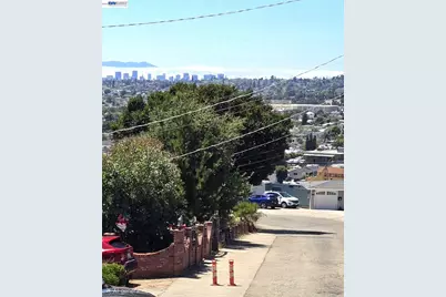 8600 Seneca Street, Oakland, CA 94605 - Photo 11