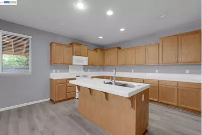 253 Lilac Ln, Livingston, CA 95334 - Photo 11