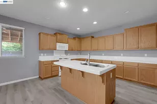 253 Lilac Ln, Livingston, CA 95334 - Photo 11