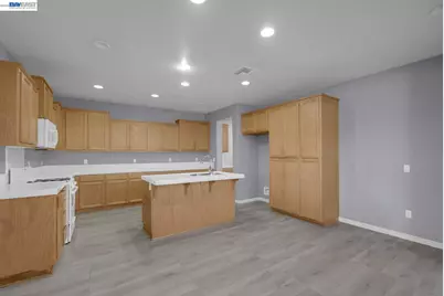 253 Lilac Ln, Livingston, CA 95334 - Photo 9