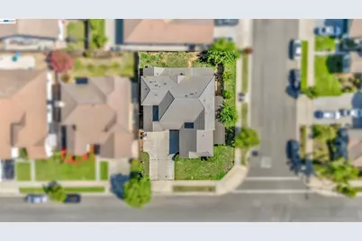 253 Lilac Ln, Livingston, CA 95334 - Photo 3