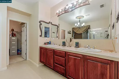 20640 Sarazen Pl, Patterson, CA 95363 - Photo 17