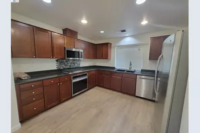 313 Turnstone Cir, Pittsburg, CA 94565 - Photo 15