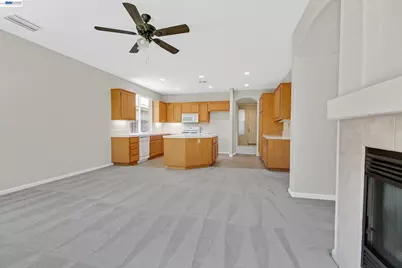 8415 Merry Hill Way, Elk Grove, CA 95624 - Photo 11