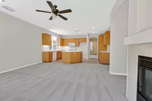 8415 Merry Hill Way, Elk Grove, CA 95624 - Photo 11