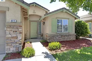 8415 Merry Hill Way, Elk Grove, CA 95624 - Photo 3