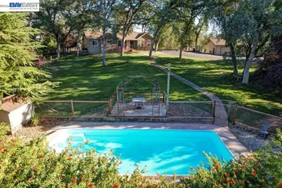 19650 Russell, Cottonwood, CA 96022 - Photo 11
