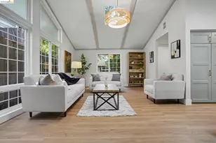 2185 Trafalgar Pl, Oakland, CA 94611 - Photo 9
