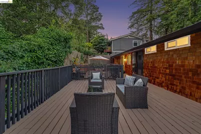 2185 Trafalgar Pl, Oakland, CA 94611 - Photo 37