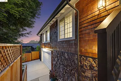 2185 Trafalgar Pl, Oakland, CA 94611 - Photo 5