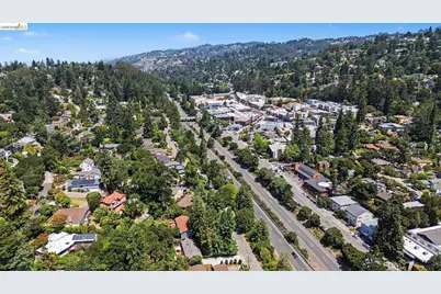 2185 Trafalgar Pl, Oakland, CA 94611 - Photo 39