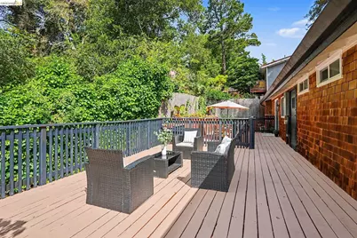 2185 Trafalgar Pl, Oakland, CA 94611 - Photo 25